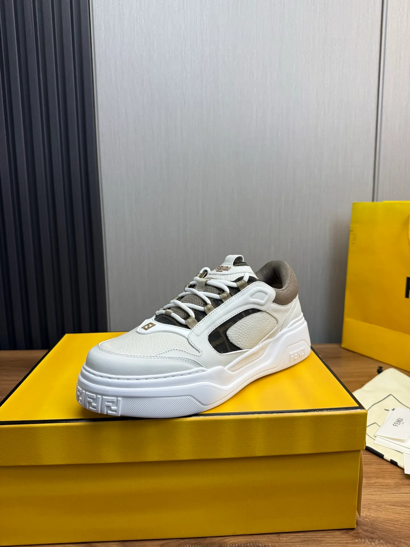 Men's shoes 💰780💰 Fendi (FENDI) men's model official website 1:1 replica ⬆️ The latest hot sale 🔥Original cowhide stitching - Comfortable mesh lining Original outsole ✅Ready stock 38-45 (38.45 non-refundable)